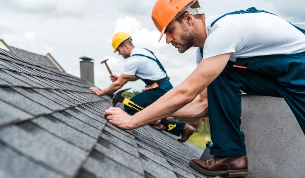 Pioneer Roofing Employees.
